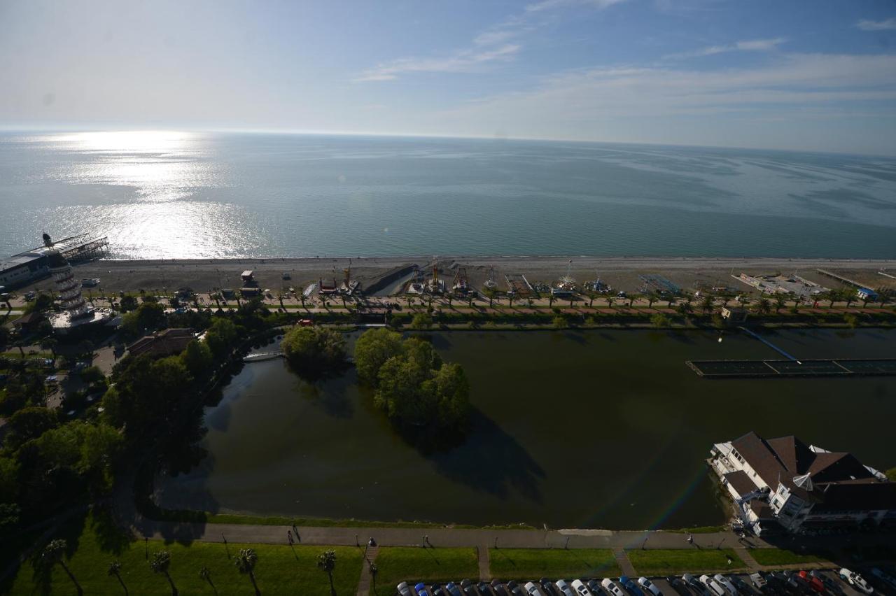 Orbi City Twins Tower Batumi Exteriér fotografie